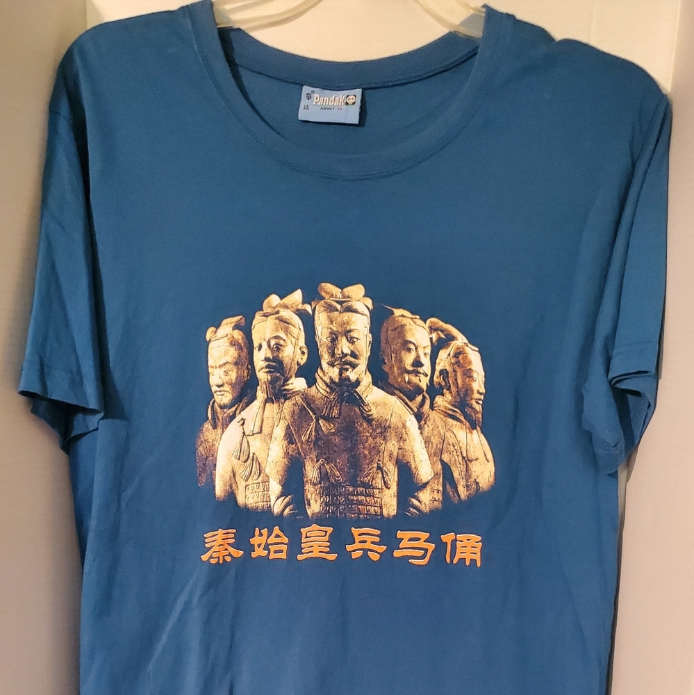 Blue Short Sleeve Tee with Artistic Graphic